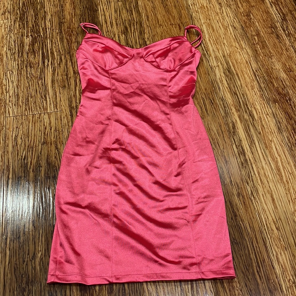 ❌SOLD❌Forever 21 sexy pink satin bodycon corset dress size smaller - Picture 2 of 4